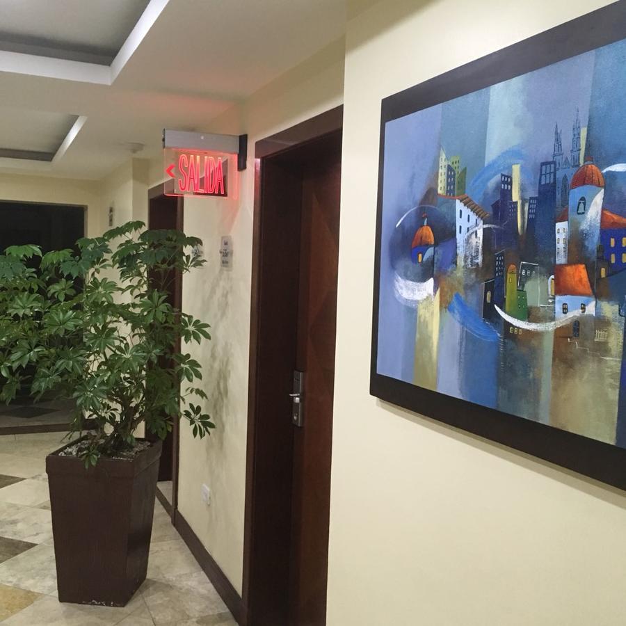 Suites Parque Real Кито Екстериор снимка