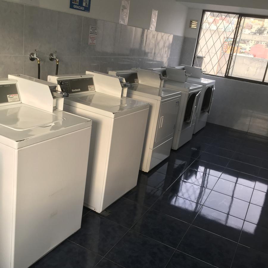 Suites Parque Real Кито Екстериор снимка