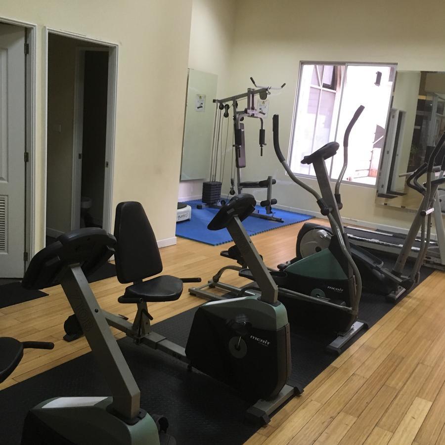 Suites Parque Real Кито Екстериор снимка