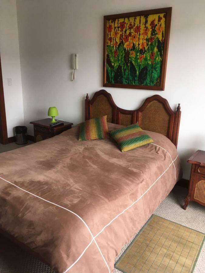 Suites Parque Real Кито Екстериор снимка